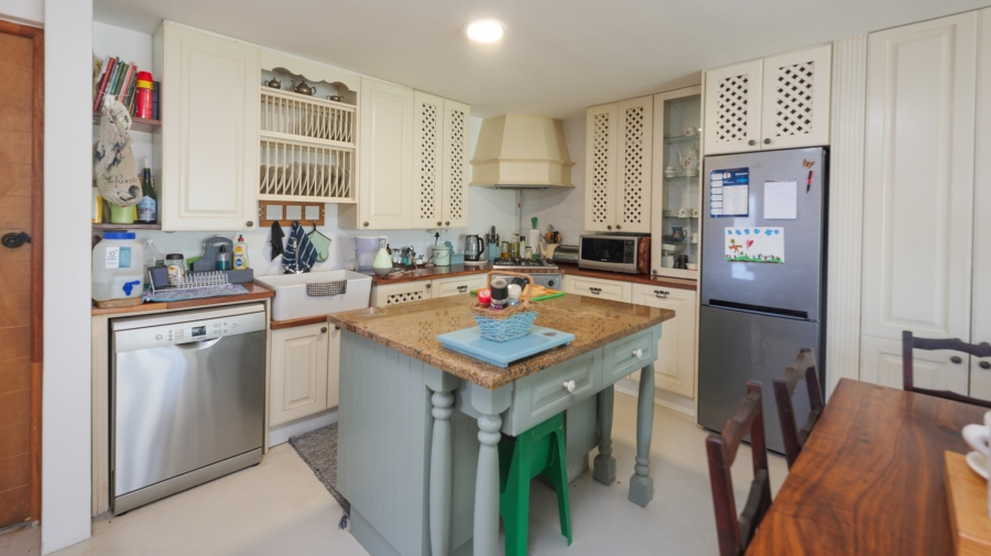 6 Bedroom Property for Sale in Agulhas Western Cape